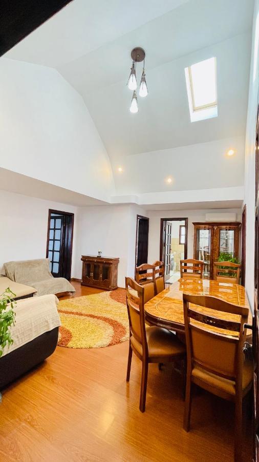 Leto House Apartment Targu Jiu Ngoại thất bức ảnh