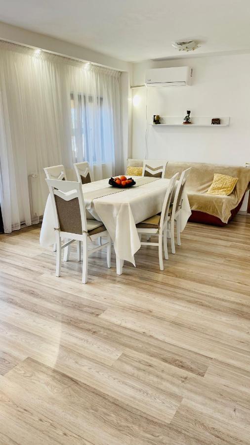 Leto House Apartment Targu Jiu Ngoại thất bức ảnh