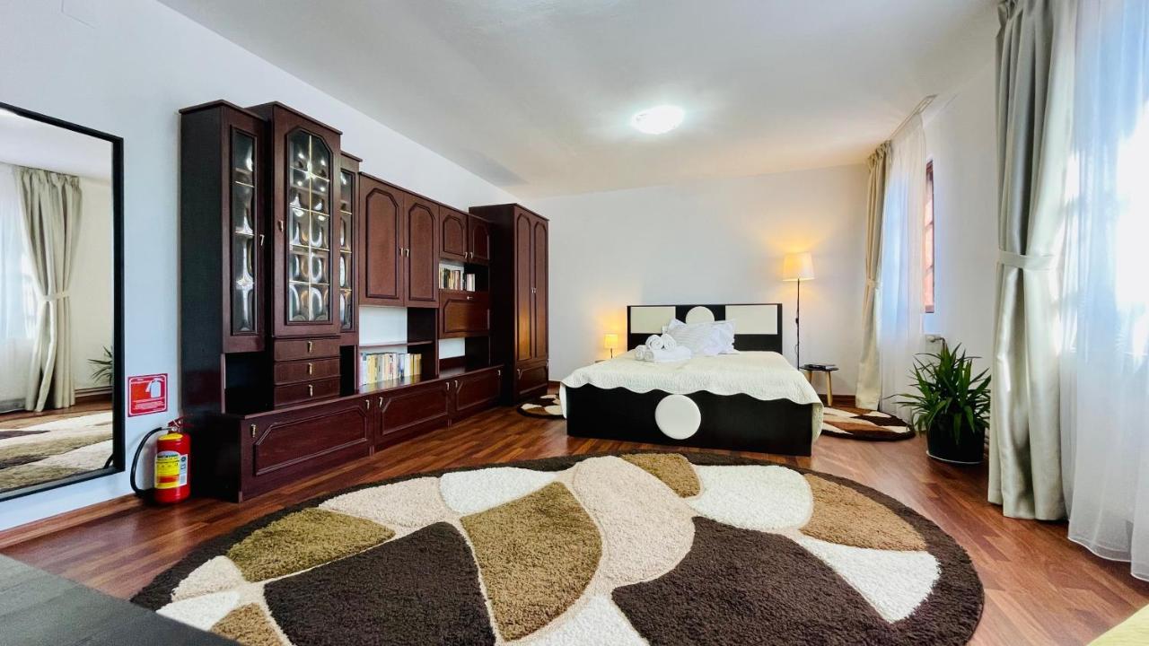 Leto House Apartment Targu Jiu Ngoại thất bức ảnh