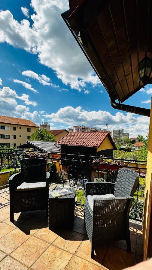 Leto House Apartment Targu Jiu Ngoại thất bức ảnh