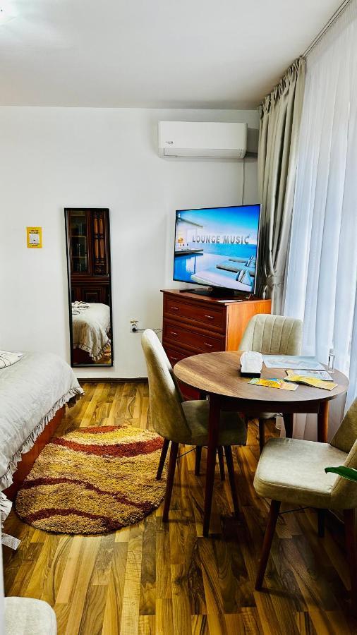 Leto House Apartment Targu Jiu Ngoại thất bức ảnh