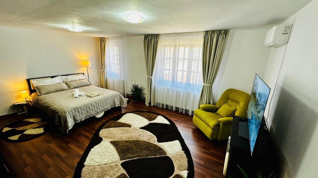 Leto House Apartment Targu Jiu Ngoại thất bức ảnh
