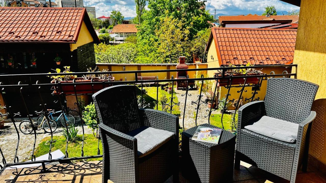 Leto House Apartment Targu Jiu Ngoại thất bức ảnh