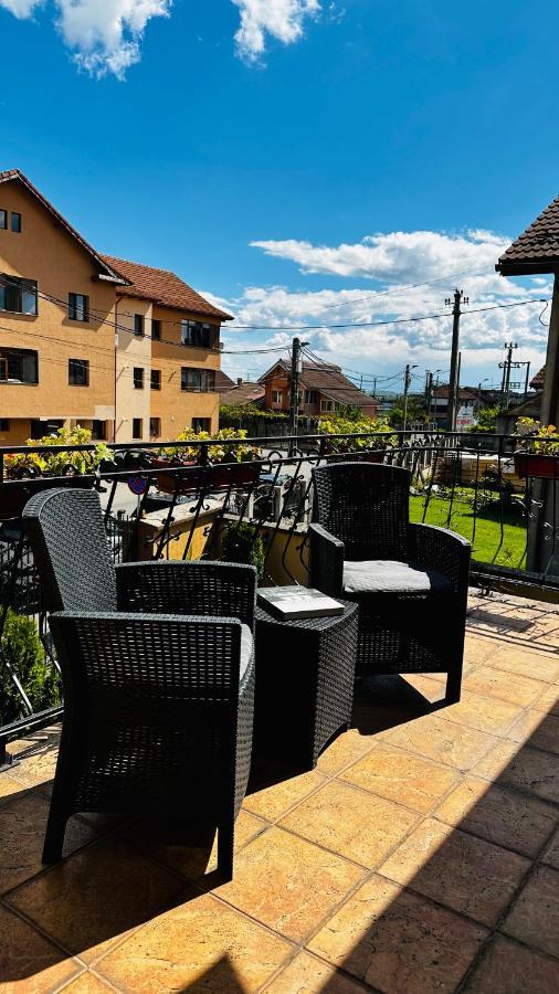 Leto House Apartment Targu Jiu Ngoại thất bức ảnh