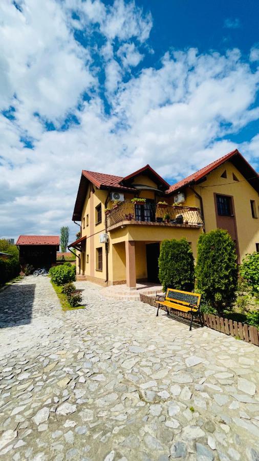 Leto House Apartment Targu Jiu Ngoại thất bức ảnh