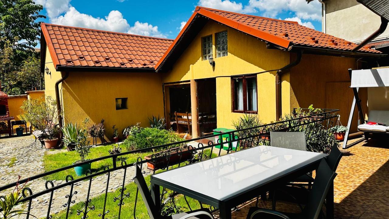 Leto House Apartment Targu Jiu Ngoại thất bức ảnh