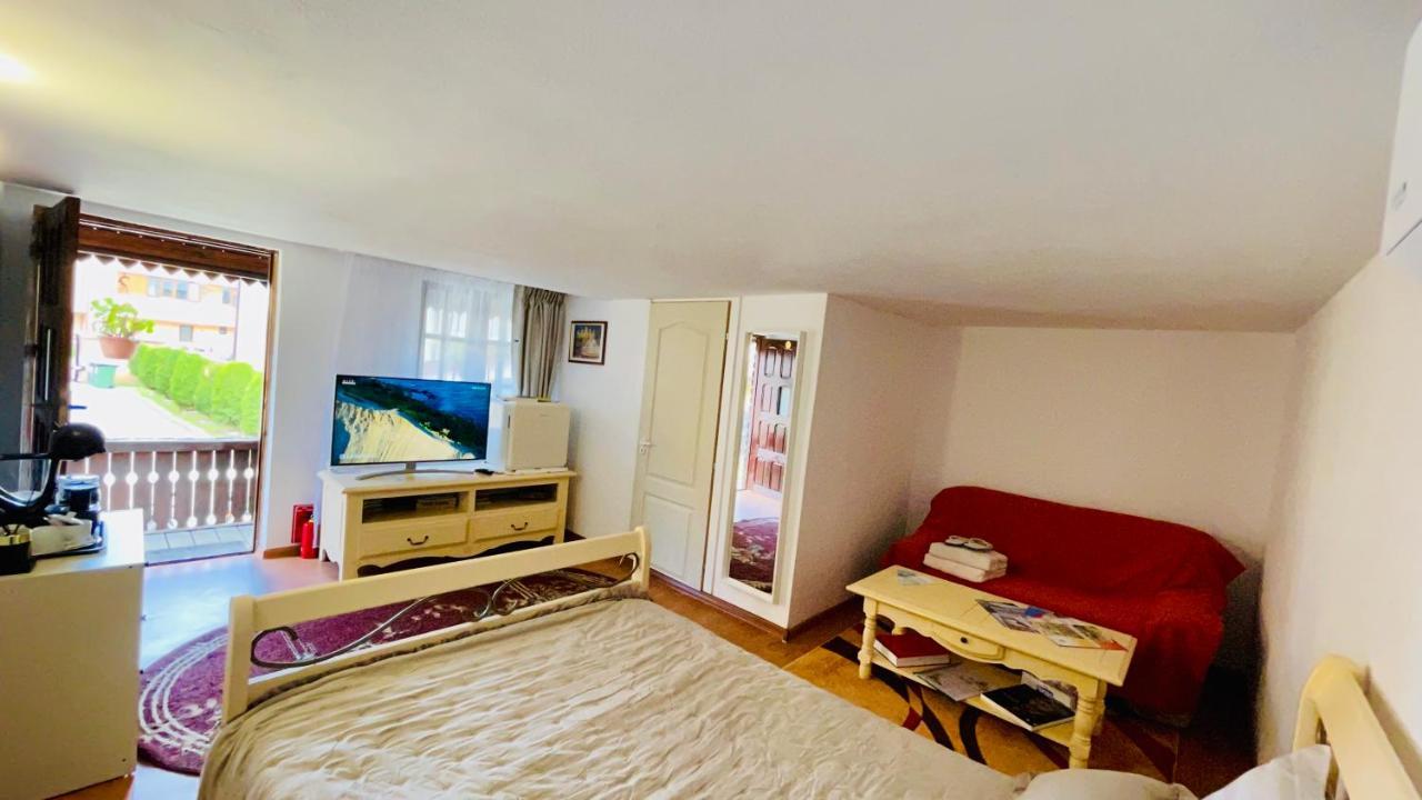 Leto House Apartment Targu Jiu Ngoại thất bức ảnh